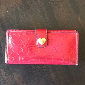 COACH Red Patent Leather Embossed Wallet w/Gold 💛